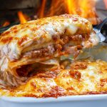 Lasagna con queso derretido