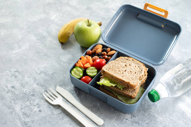 Lonchera segura: cómo cuidar tu comida fuera de casa